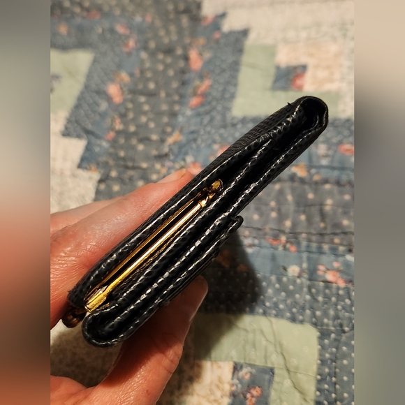 SOLD! Salvatore Ferragamo Black leather Tri-fold wallet. - Picture 3 of 15